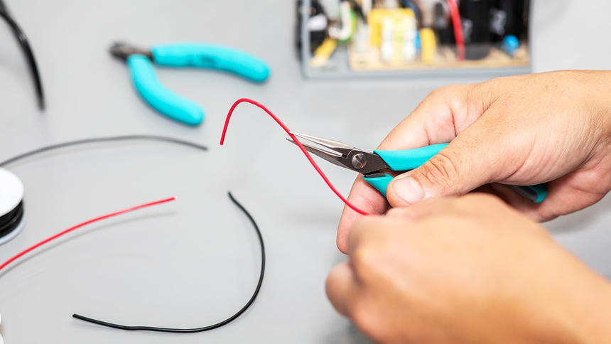 Weller-tools-Precision-picking-banner-cutting-web