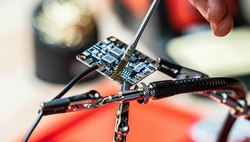 Weller tools banner service soldering web