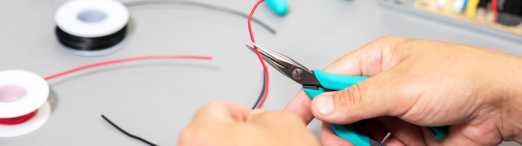 Weller-tools-EREM-Precision-tools-banner-pliers-web